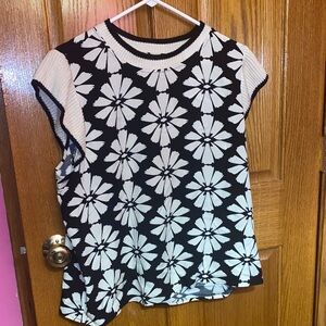 DR2 Rayon Floral Black and White Women's Top